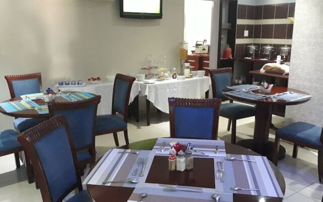 Al Hamra Hotel