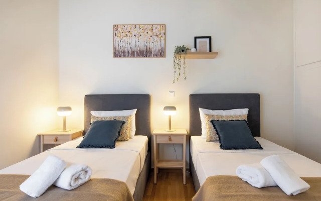 Zephyr 3-Bedroom Apartment in Athens