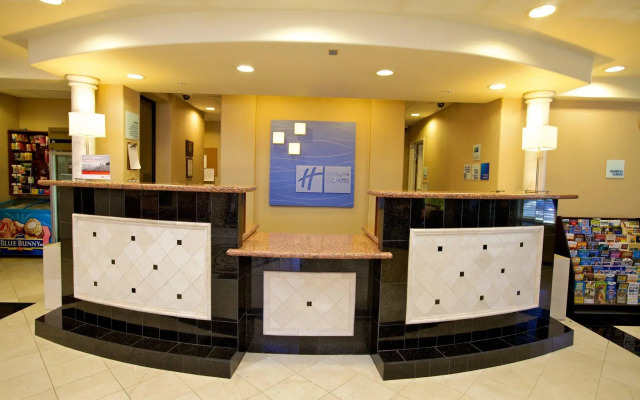 Holiday Inn Express & Suites Lathrop by IHG