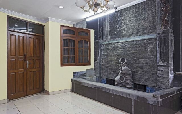 RedDoorz near Ciputra World Kuningan