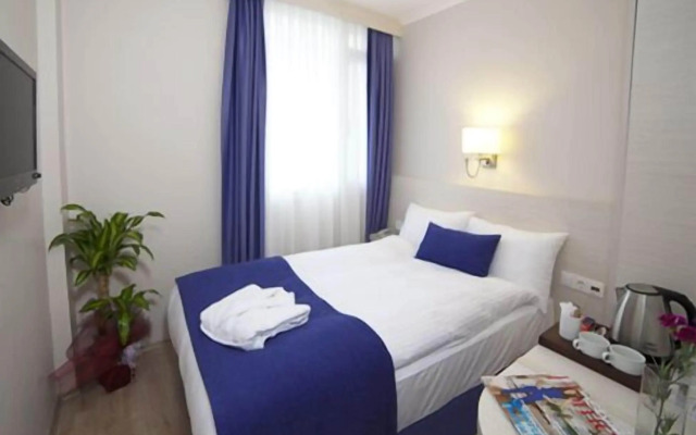Walk In Hotel
