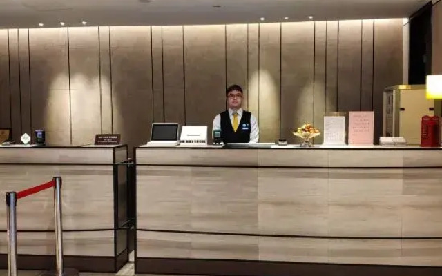 Homeinn Plus Hotel (Zhengzhou Erqi Wanda Plaza Second People's Hospital Subway Station)