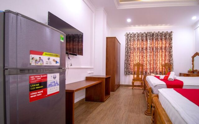 Reddoorz Plus near Phan Xich Long