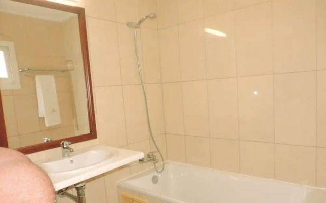 Iris Hotel