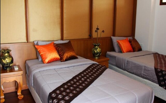 BaanNakaow Guesthouse