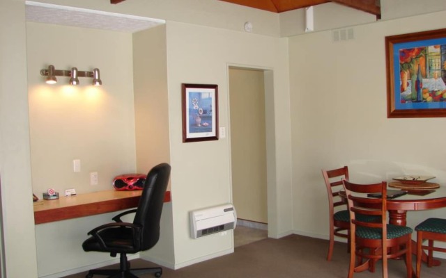193 Aorangi Manor Motel