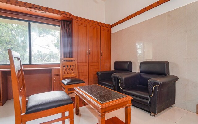 Fabhotel Skyry I