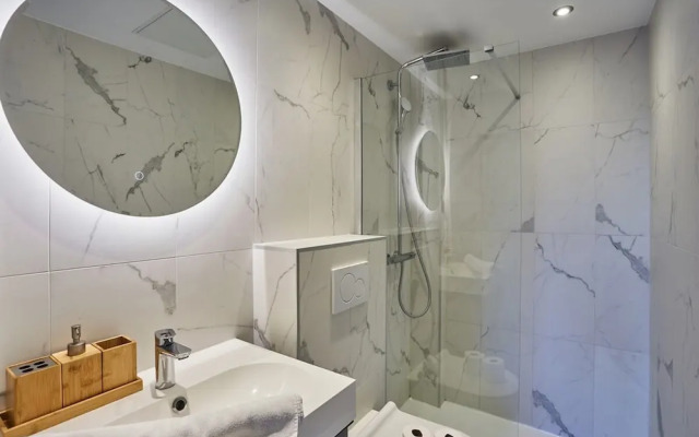 Grand Studio Porte Maillot/arc de Triomphe