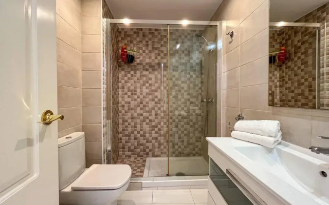 2-bed Apartament Rosaleda Monterey