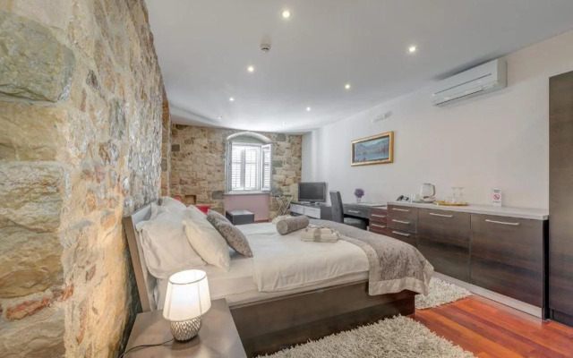 Palace Suites Heritage Hotel – Adults Only