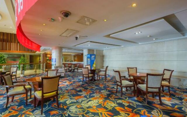 Halcyon Hotel & Resort