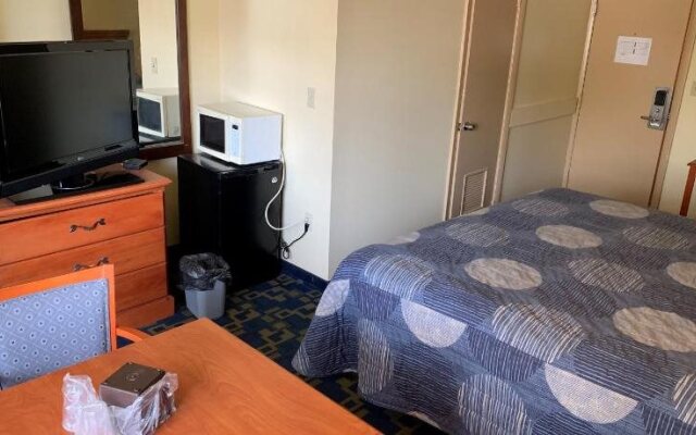 Rumford Motor Inn