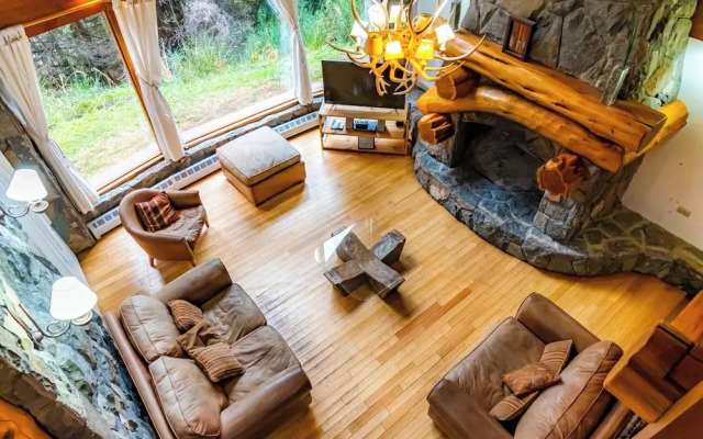 Amazing 4 Bedroom Chalet Villa Traful VT1 by Apartments Bariloche