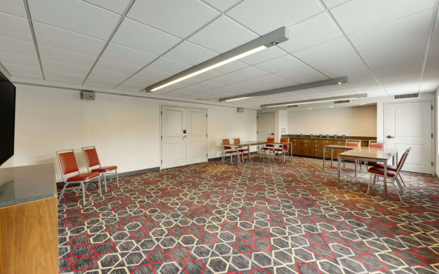 The Crossroads Hotel, Newburgh