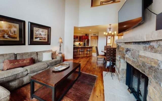 Ski in, Ski out, 2 Bedroom Luxury Residence in Snowmass Village