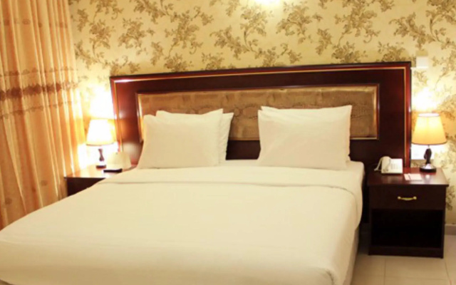 Montreal Naif Hotel