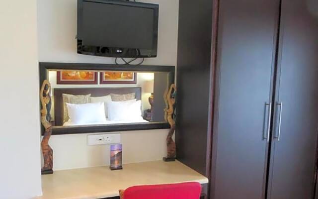 Harvest Weavers Hotel