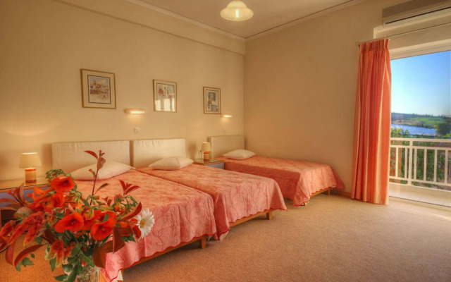 Hotel Taxiarhis