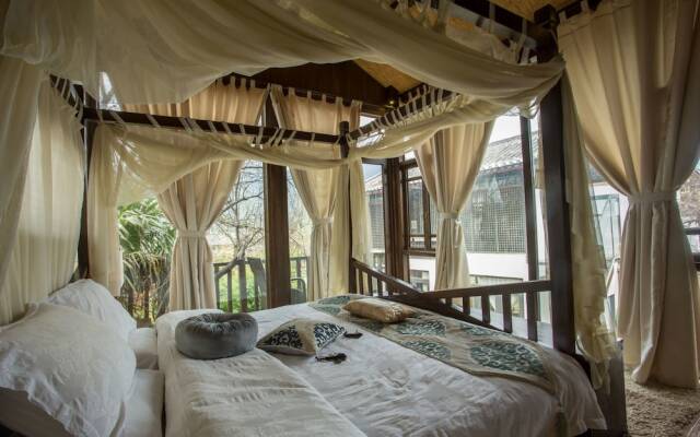Yunzhong Baisha Lijiang Inn
