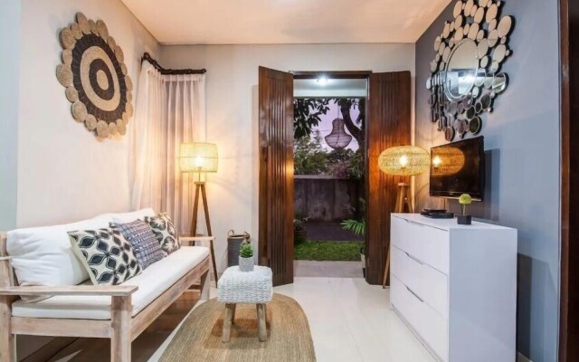 Cecilya Balian Stylish 3 Bedroom House near Beach at City Center