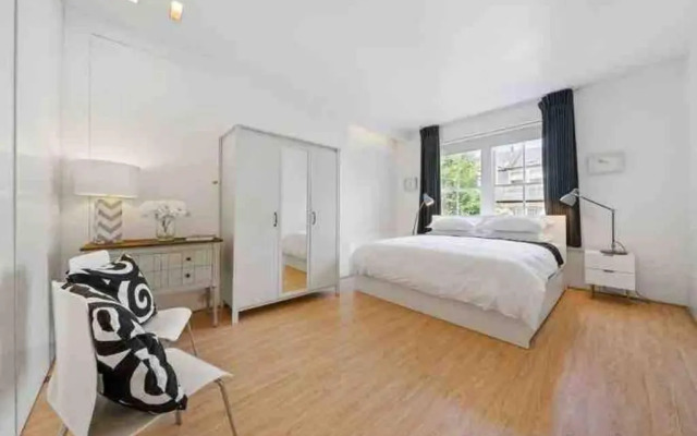 Luxury Apartment in Belsize Park