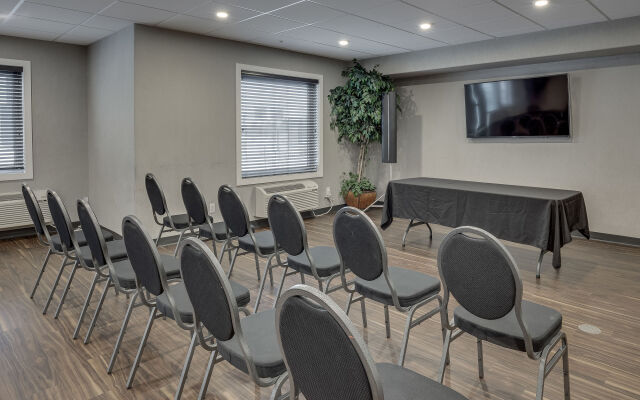 Home Inn & Suites Saskatoon South