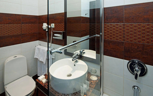 Rixwell Centra Hotel