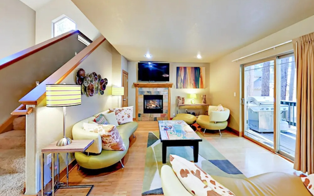 2275 Eloise Condo by RedAwning