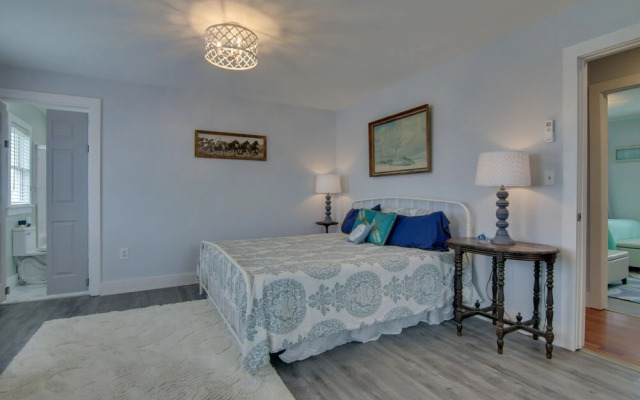 Bayfront Chincoteague Getaway W/ Fire Pit!