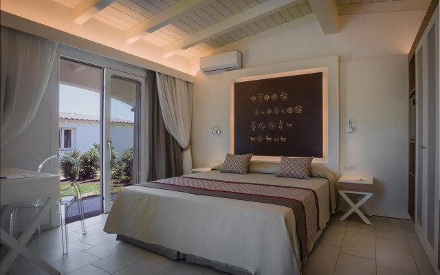 Limone Beach Resort