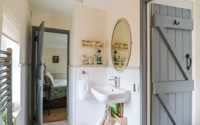 Periwinkle Cottage