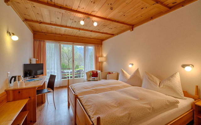 Neuhaus Golf- & Strandhotel – Guest Rooms – Unterseen