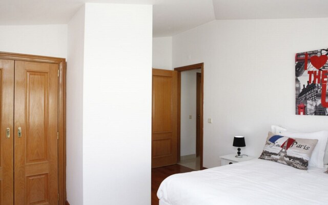 Wondrous Terrace Apartment in Cascais Center