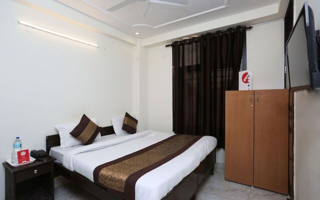 OYO 13280 Hotel Royal India
