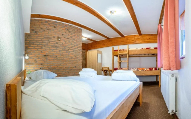 . Hotel Craiul Crailor