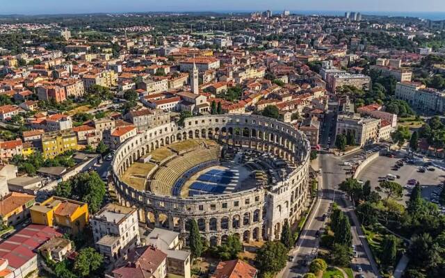 Pula Antic Rooms in Center- Adults only