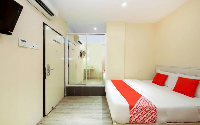 OYO 479 The Green Hotel