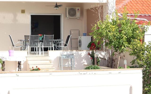 Lovely studio with beautiful garden
