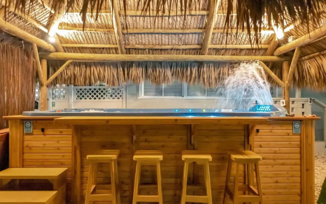 Twin Tiki 4