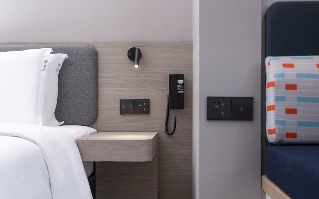 Holiday Inn Express Chongqing Caiyun Lake by IHG