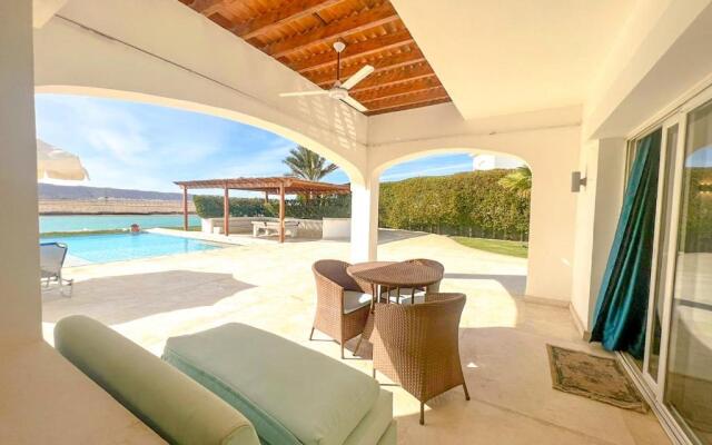 Luxury 4 bedroom villa with a heated pool