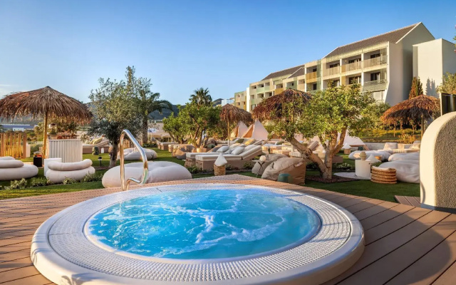 Отель Valamar Lacroma Hotel