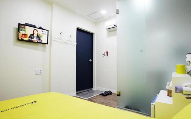 24 Guesthouse Myeongdong Avenue