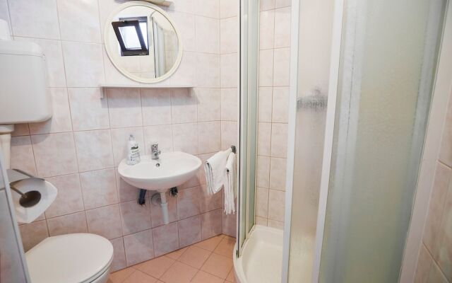 Captivating 2-bed Apartment in Podstrana