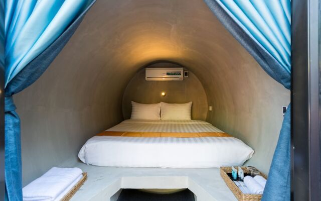White Rabbit Hostel - Adults Only