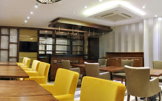 Avin Hotel