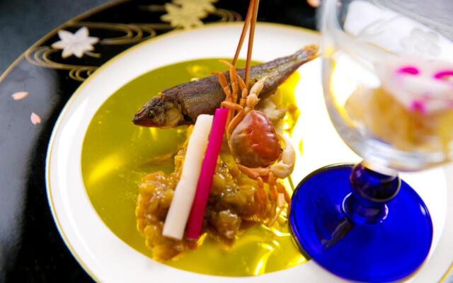 Yashima Nada Onsen Tresta Shirayama