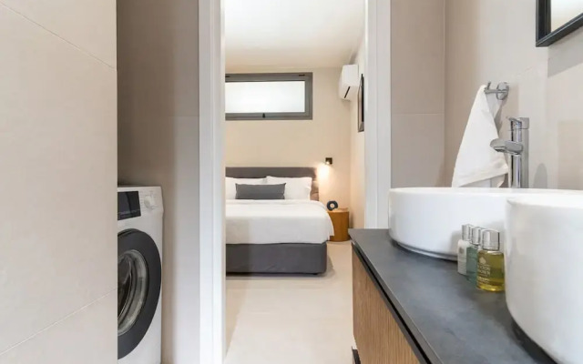 Charming Minimal apt in the Center of Glyfada