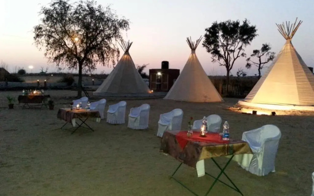 Umaid Safaris & Desert Lodge