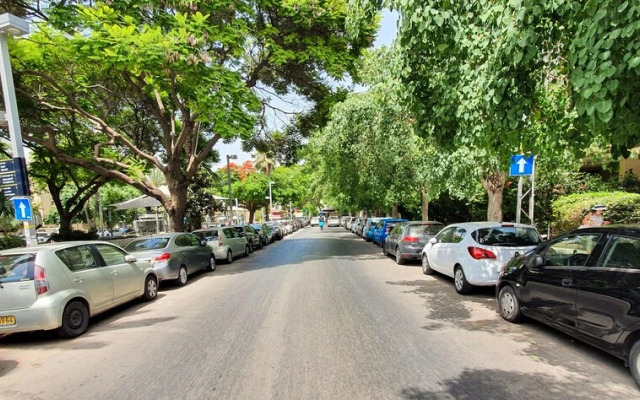 Charming 2BDR apt W Private Garden TL41